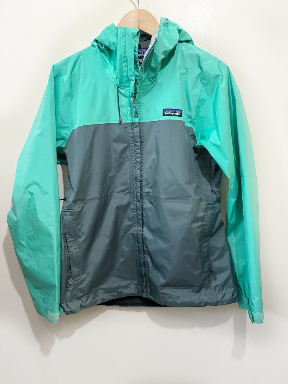 Patagonia Torrentshell Jacket Size Medium Hooded Teal Green Grey Womens